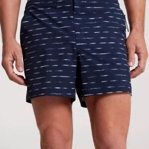 VRST Men's 5” Resort Short Size Medium NWT